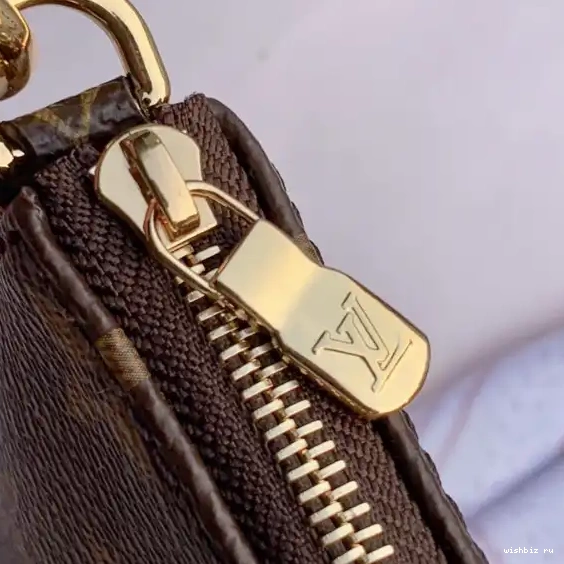 WIS DIGITAL PRELAUNCH VUITTON POCHETTE MULTI - EXCHANELUSIVE ACCESSOIRES LOUIS 0507